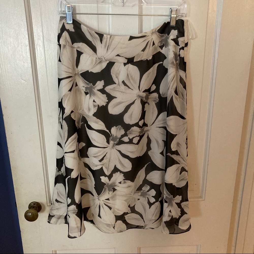 Banana Republic Black/White Floral Silk Skirt